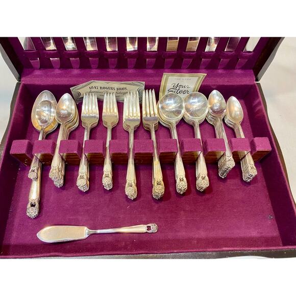 1847 Rogers Bros Silver Plate ETERNALLY YOURS Silverware Set 82 Pieces w Case - Picture 2 of 14